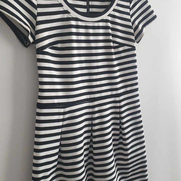 INC International Concepts Black and White Striped Dress Size Small - Picture 5 of 7